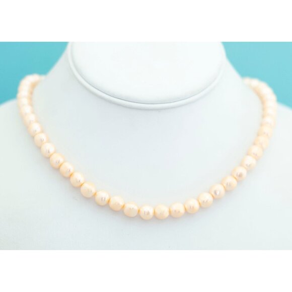 Vintage Elegant Heart Pearls Necklace by Avon - 32 inch - L16 - Picture 4 of 5